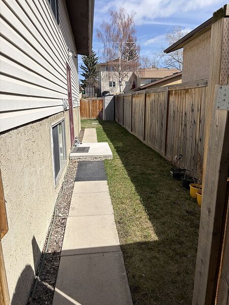 Calgary 2 bedrooms Duplex for rent. Property photo: 45010-2