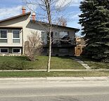 Ranchlands, Lower Level Suite of bi-level  duplex:1 bdr +1 den+ 4pc bathroom