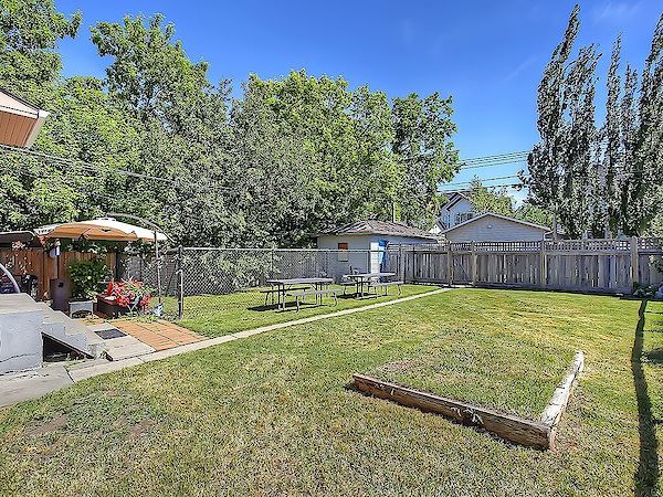 Calgary 2 bedrooms Basement for rent. Property photo: 450853-2