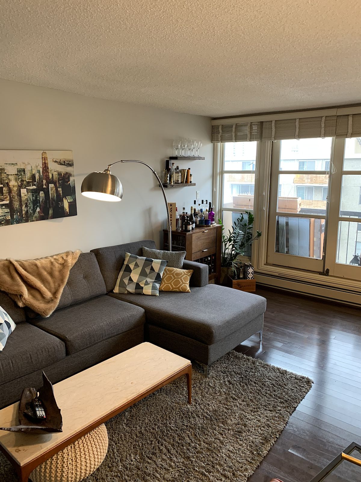 Calgary 2 bedrooms Condo Unit for rent. Property photo: 452450-1