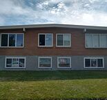 Bright Updated 2 Bedroom + Den Basement