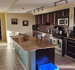 Beautiful, bright, open condo in Kensington - facing quiet street, parking