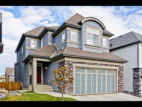 Immaculate House with Lakeside Living - Luxury, Location, and Convenience