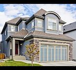 Immaculate House with Lakeside Living -  Luxury, Location, and Convenience
