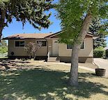 3 BDRM upper-suite well-maintained & NEW kitchen: Inner-city living Highwood NW