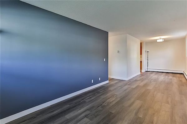 Calgary 2 bedrooms Condo Unit for rent. Property photo: 453523-3