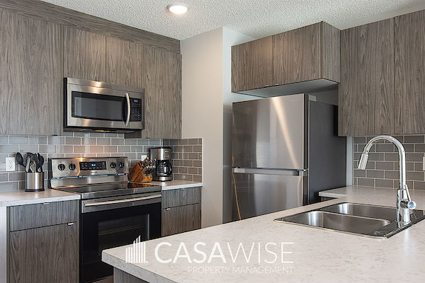 BEAUTIFUL 1-Bed/1-Bath Garden Suite With Patio Access in Chappelle!