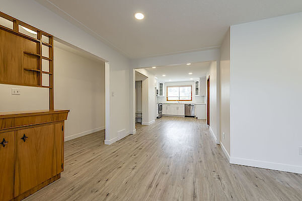Edmonton 4 bedrooms Main Floor for rent. Property photo: 454825-3