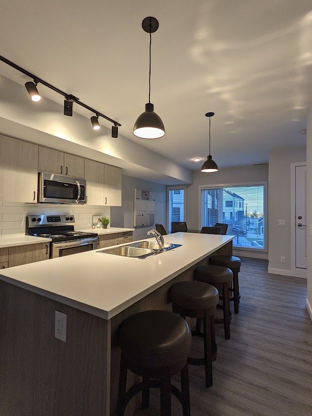 Calgary 2 bedrooms Townhouse for rent. Property photo: 454853-1