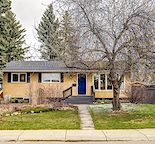BEAUTIFUL 5 BEDROOM UPGRADED HOUSE IN A SUPERB LOCATION BACKING ONTO A GREENBELT