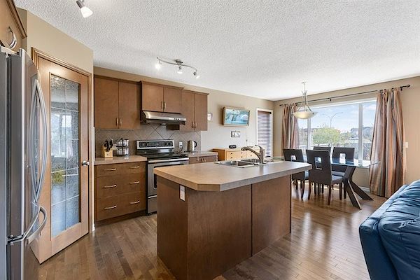 Calgary 3 bedrooms House for rent. Property photo: 455686-3