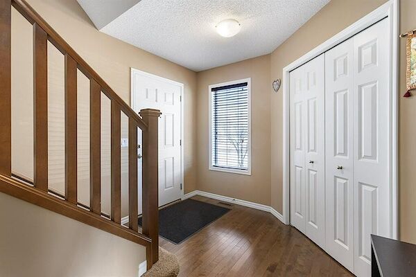 Calgary 3 bedrooms House for rent. Property photo: 455686-2