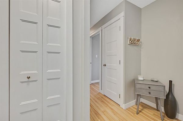 Calgary 2 bedrooms Condo Unit for rent. Property photo: 456073-3