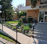 Spacious inner-city 3 bedroom apartment in choice location.