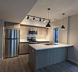 STUNNING 2 BED, 2 BATH WITH HUGE BALCONY