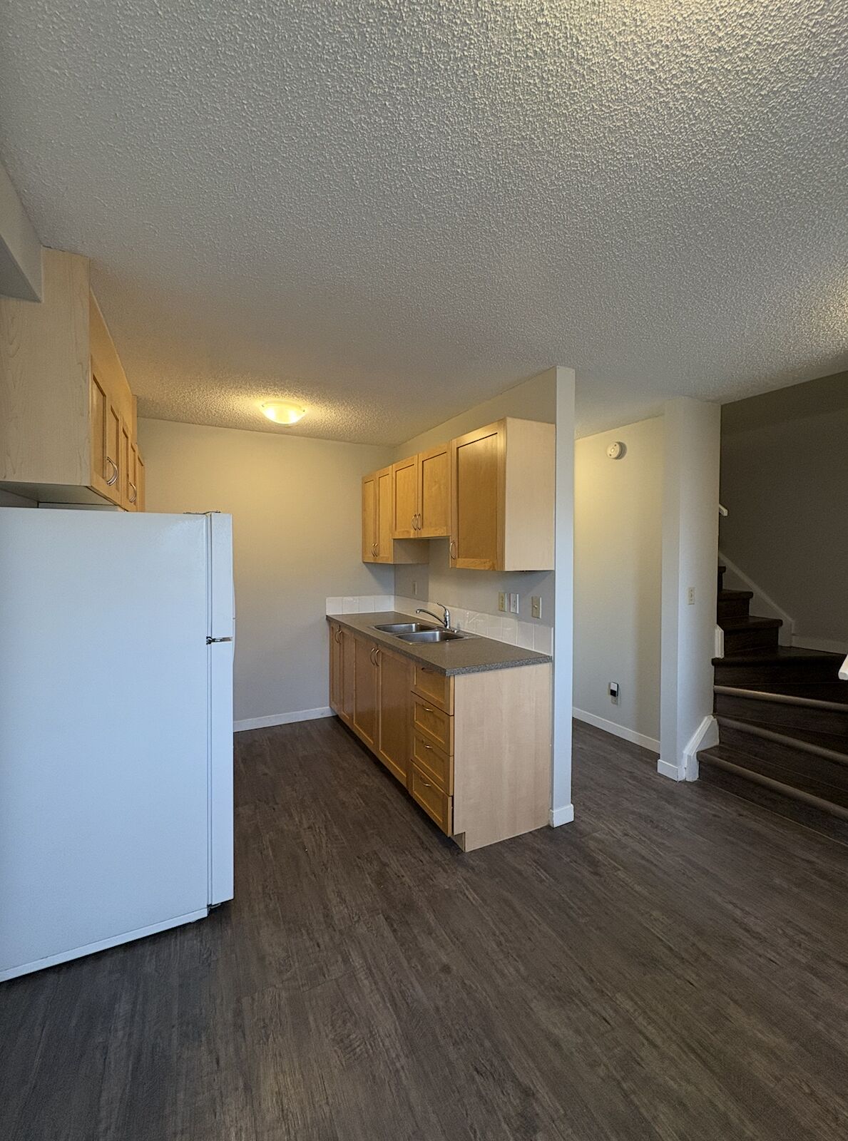 Calgary 2 bedrooms Townhouse for rent. Property photo: 45906-1
