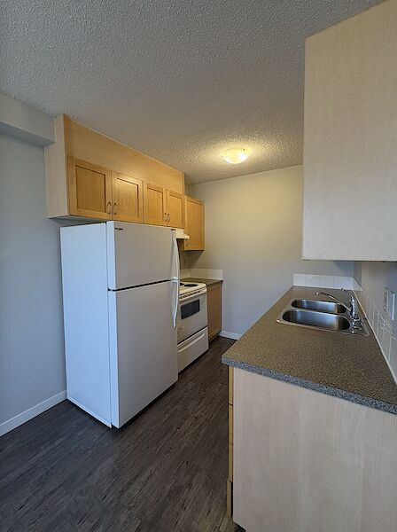 Calgary 2 bedrooms Townhouse for rent. Property photo: 45906-2
