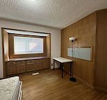 Mainfloor Bedroom  for Rent – (brentwood,  university of Calgary)
