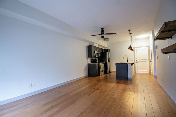 Calgary 1 bedroom Condo Unit for rent. Property photo: 461190-3