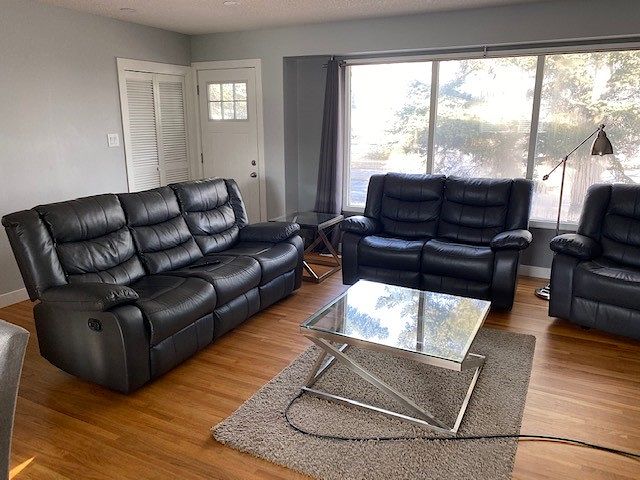 Calgary 3 bedrooms Main Floor for rent. Property photo: 461751-1