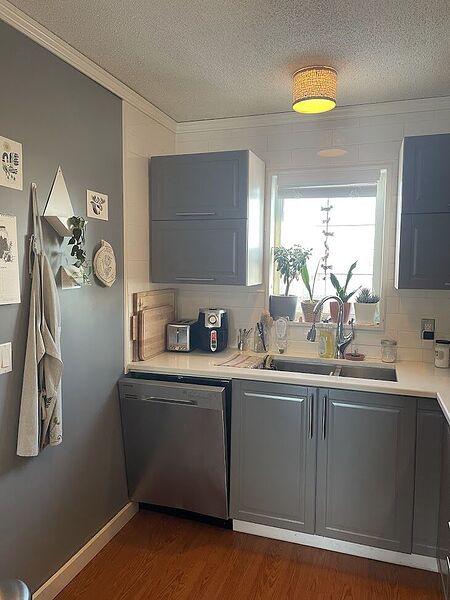 Calgary 2 + Den bedrooms Main Floor for rent. Property photo: 463279-2