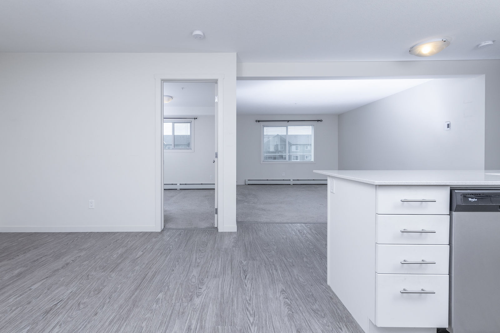 Calgary 2 bedrooms Condo Unit for rent. Property photo: 463300-1