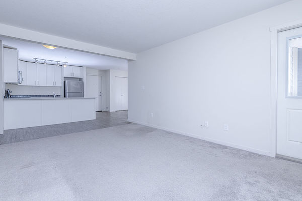 Calgary 2 bedrooms Condo Unit for rent. Property photo: 463300-2