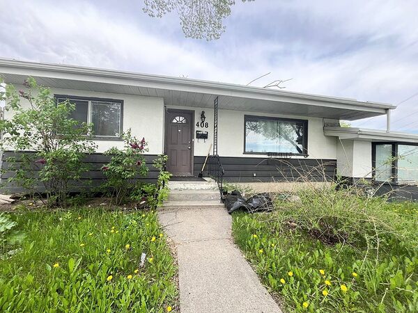 Calgary 2 + Den bedrooms House for rent. Property photo: 463305-2