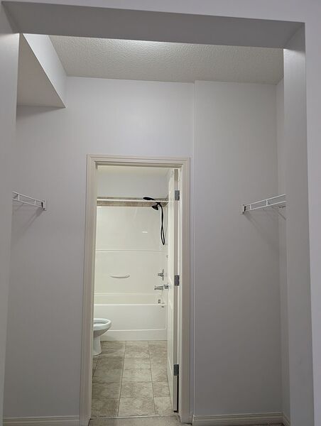 Calgary 2 bedrooms Condo Unit for rent. Property photo: 464866-3