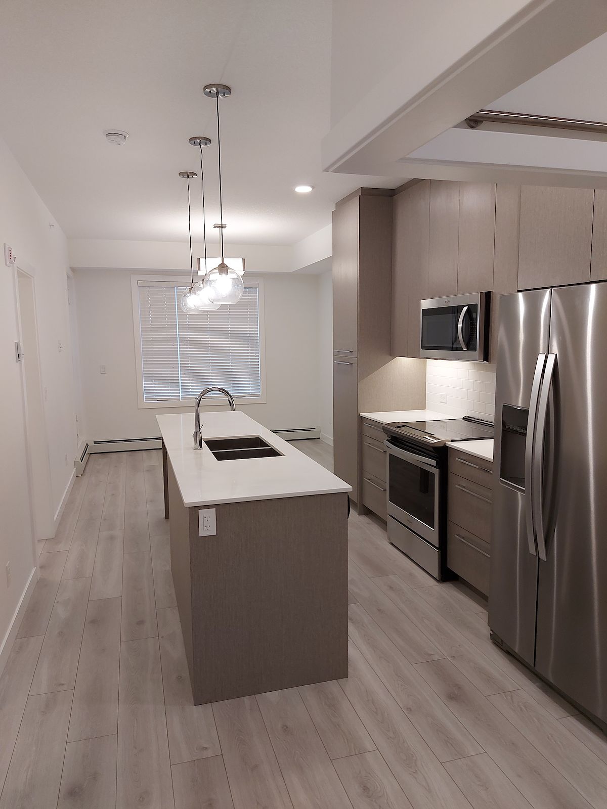 Calgary 1 + Den bedrooms Condo Unit for rent. Property photo: 464955-1