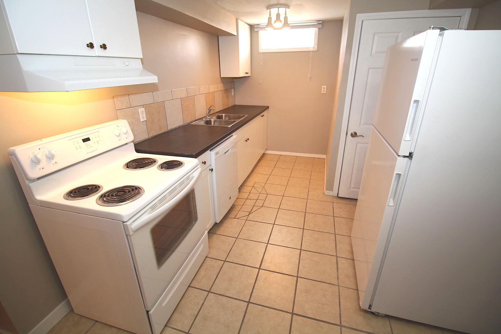 Calgary 2 bedrooms Basement for rent. Property photo: 46582-1