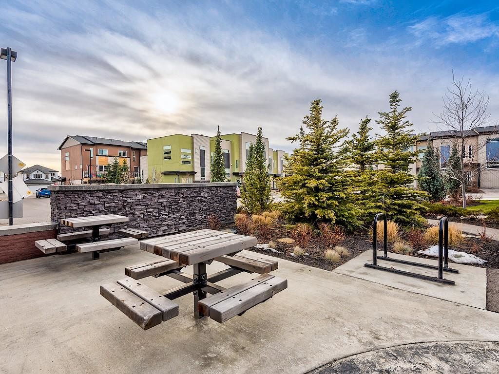 Calgary 2 bedrooms Townhouse for rent. Property photo: 467730-1