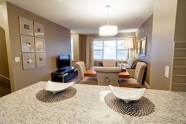 Calgary 2 bedrooms Townhouse for rent. Property photo: 467730-2