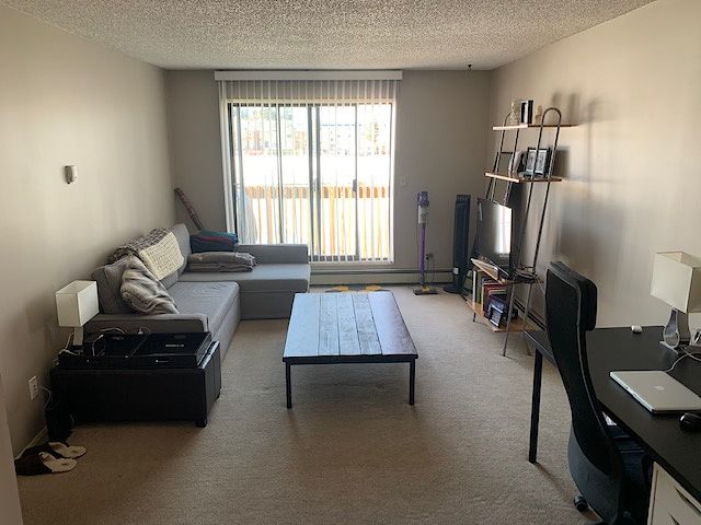 Calgary 1 bedroom Apartment for rent. Property photo: 467746-1