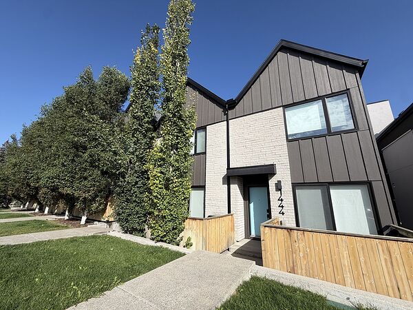 Modern Luxury 3 Bed Townhomes on Confederation Park | Attached Garage