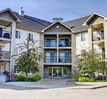 Beautiful 1 Bedroom + Den main floor with patio