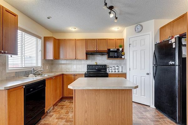 Calgary 3 bedrooms House for rent. Property photo: 470548-3