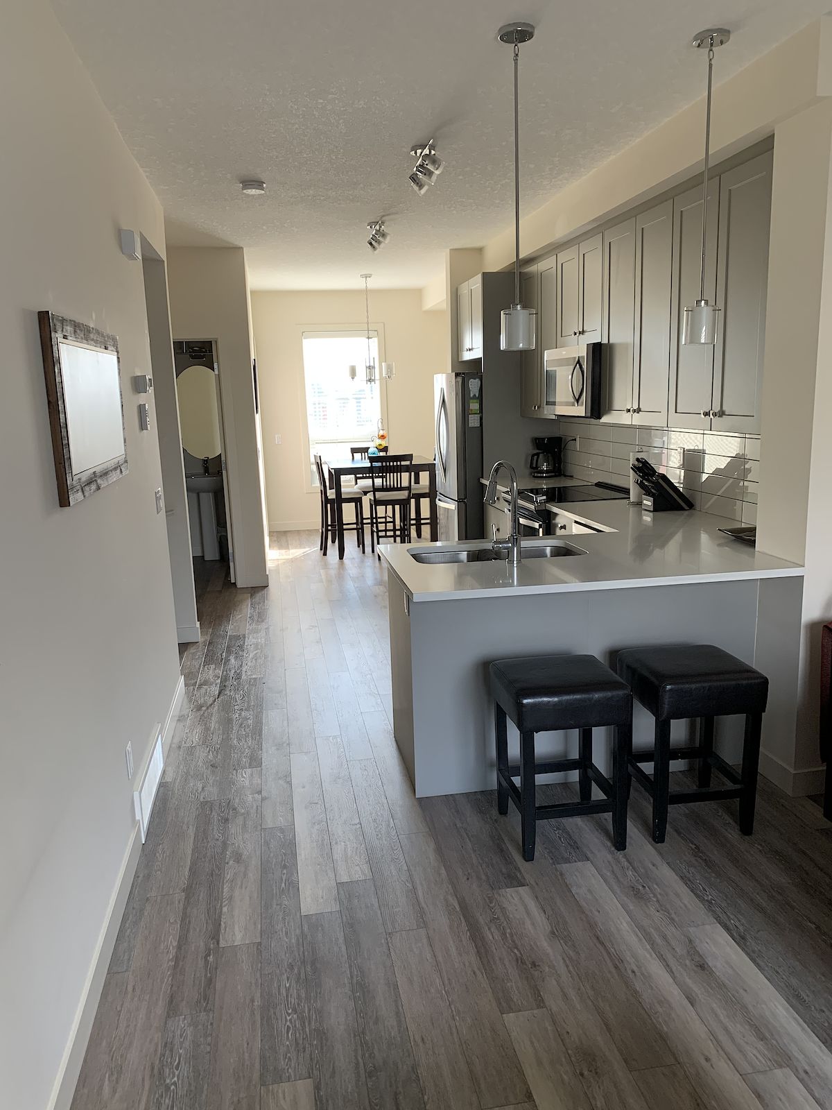 Calgary 2 bedrooms Townhouse for rent. Property photo: 470584-1