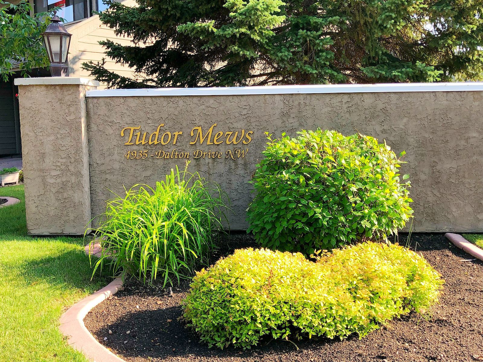 Calgary 3 bedrooms Townhouse for rent. Property photo: 470733-1