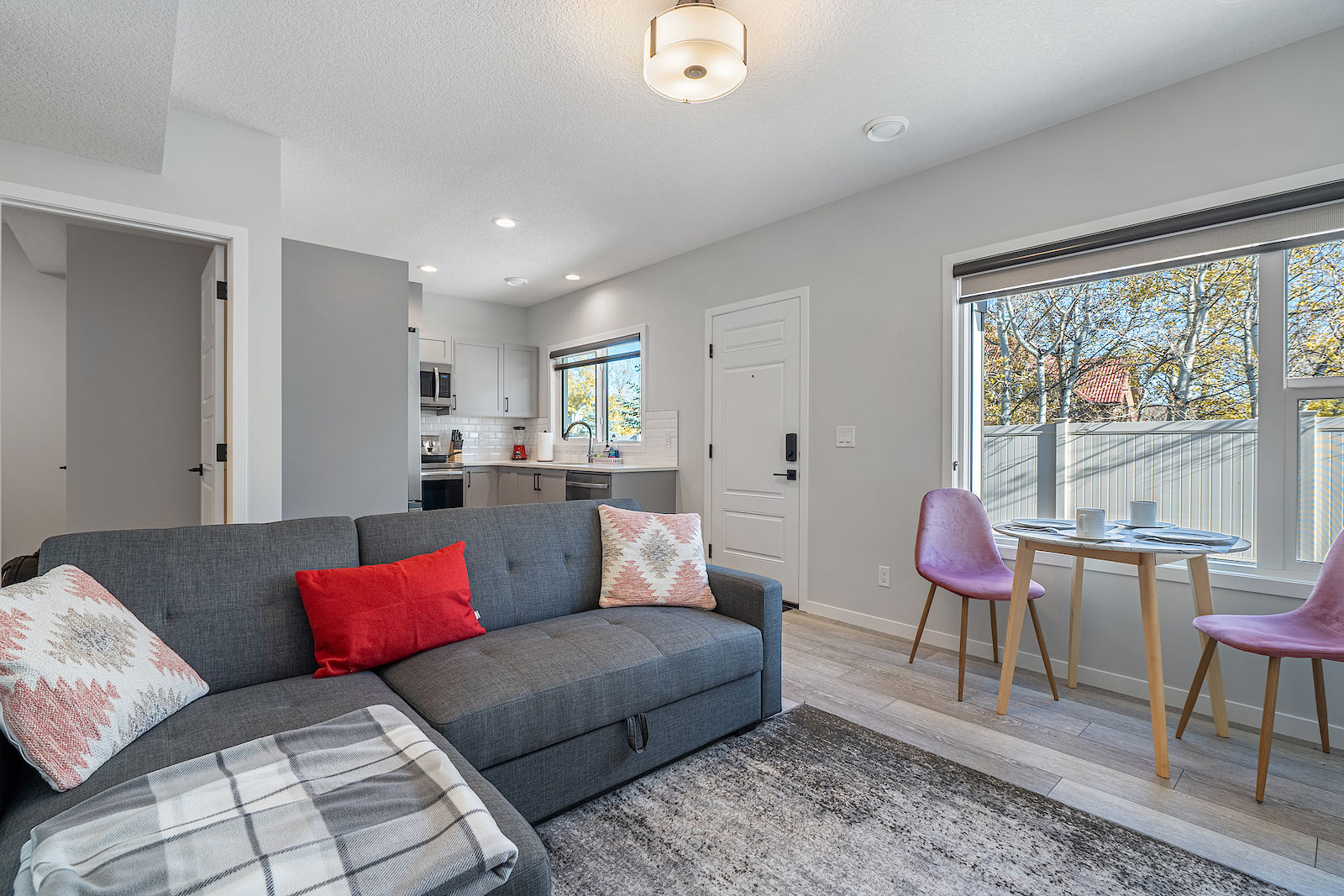 Calgary 2 bedrooms Basement for rent. Property photo: 471275-1