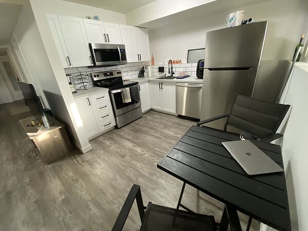 Calgary 2 bedrooms Basement for rent. Property photo: 472664-2