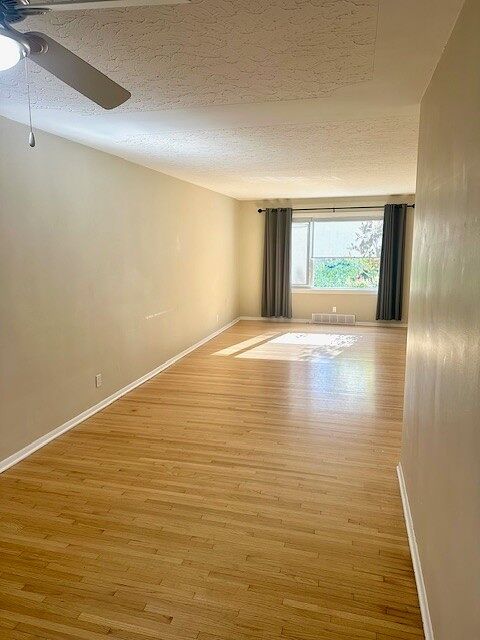 Calgary 3 bedrooms Duplex for rent. Property photo: 473618-1