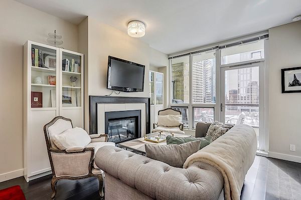 Calgary 2 bedrooms Condo Unit for rent. Property photo: 47371-2