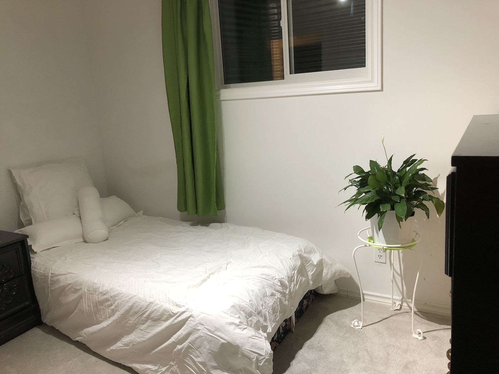Calgary 1 bedroom Room For Rent for rent. Property photo: 474103-1