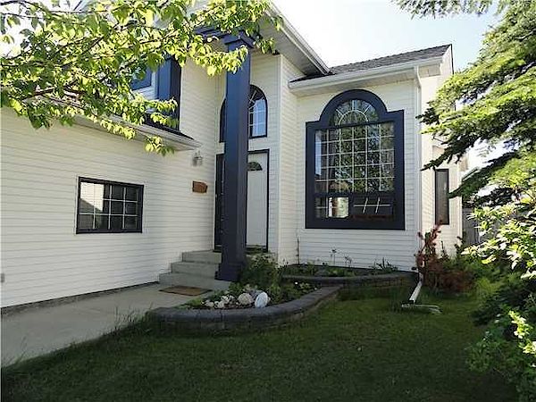 Calgary 3 + Den bedrooms House for rent. Property photo: 474226-3