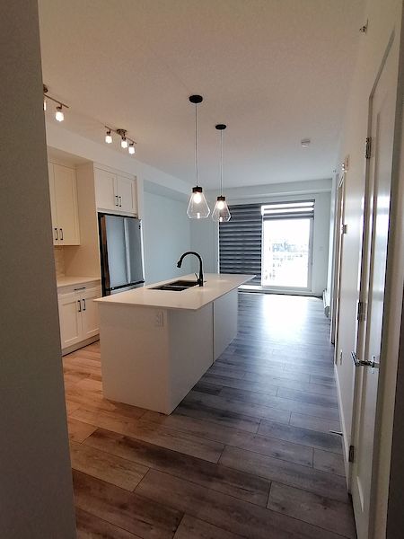 Calgary 2 bedrooms Condo Unit for rent. Property photo: 474424-2