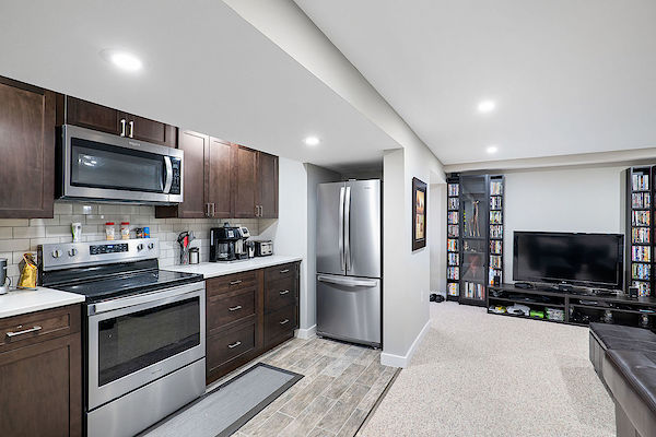 2 bedroom basement suite furnished