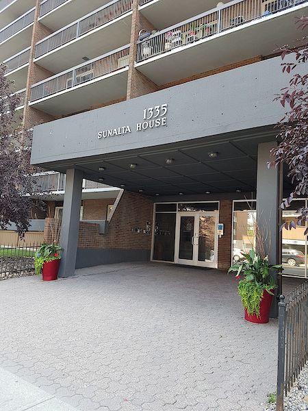 High speed internet ready. Near DT 6 appliances in suite washer & dryer.