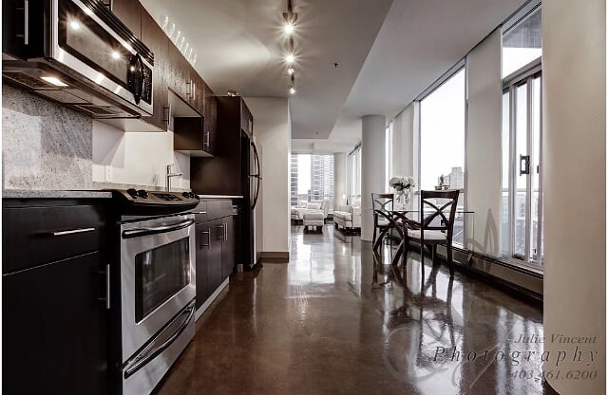 Calgary 1 + Den bedrooms Condo Unit for rent. Property photo: 478216-1