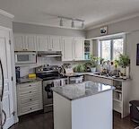 Beautiful and Convenient Beltline Townhouse with 2 Beds 2.5 Baths & 2 Parking